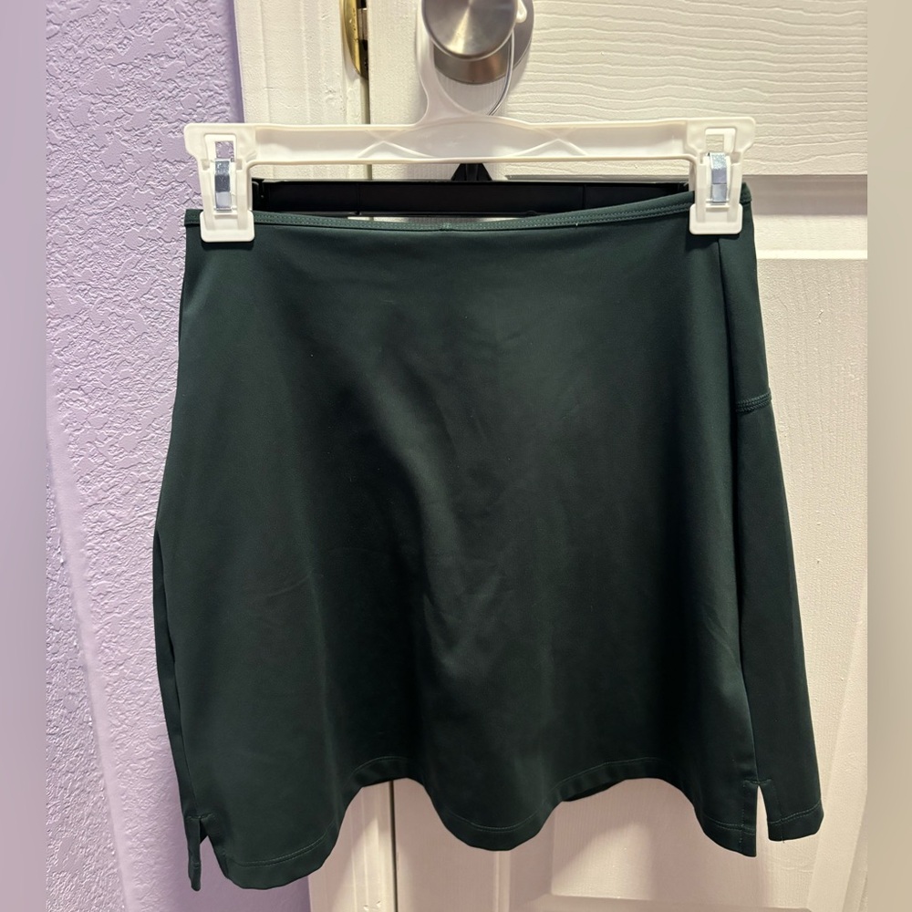 Girlfriend Collective Skort forest green size small